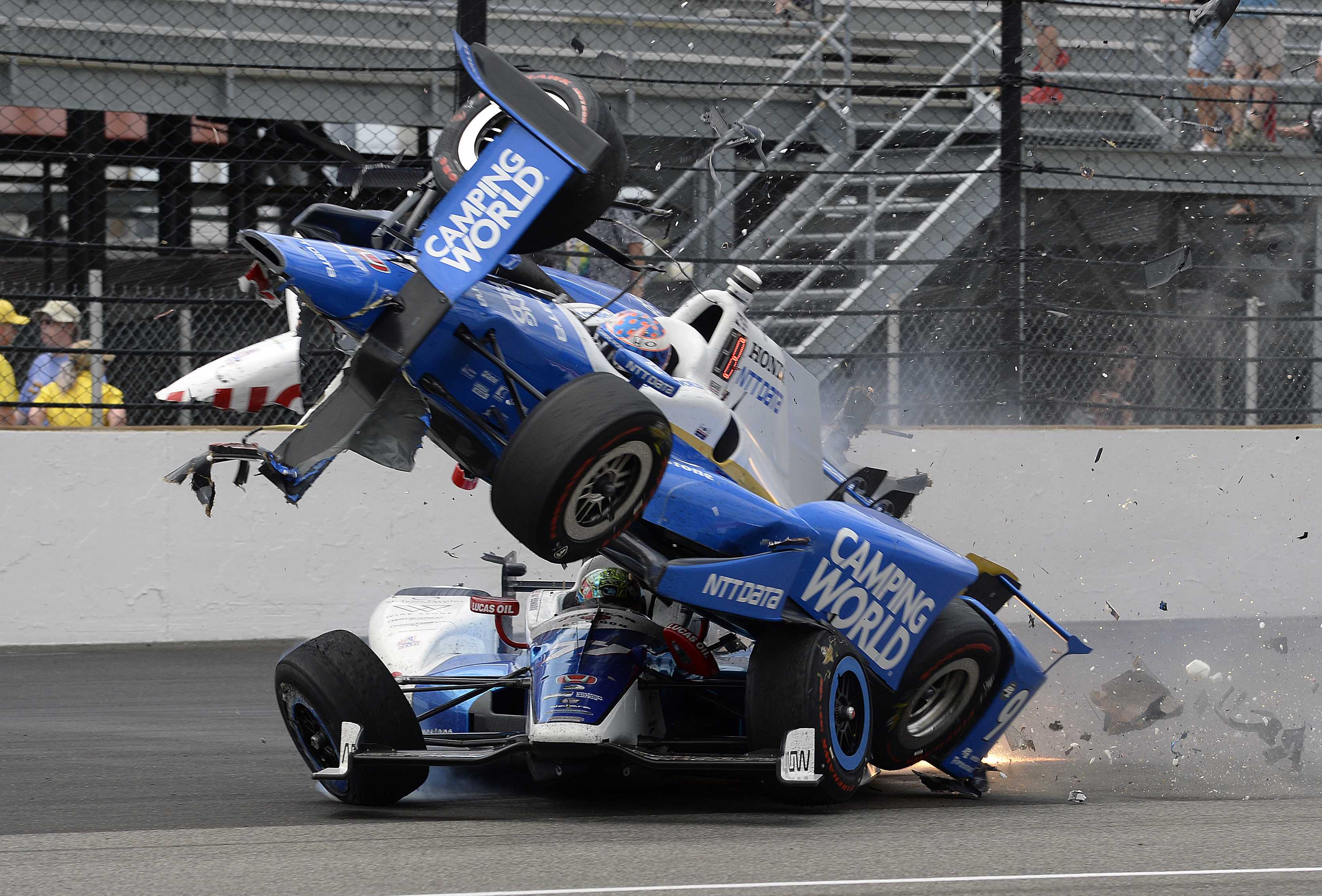 Frightening wreck knocks Scott Dixon out of Indianapolis 500