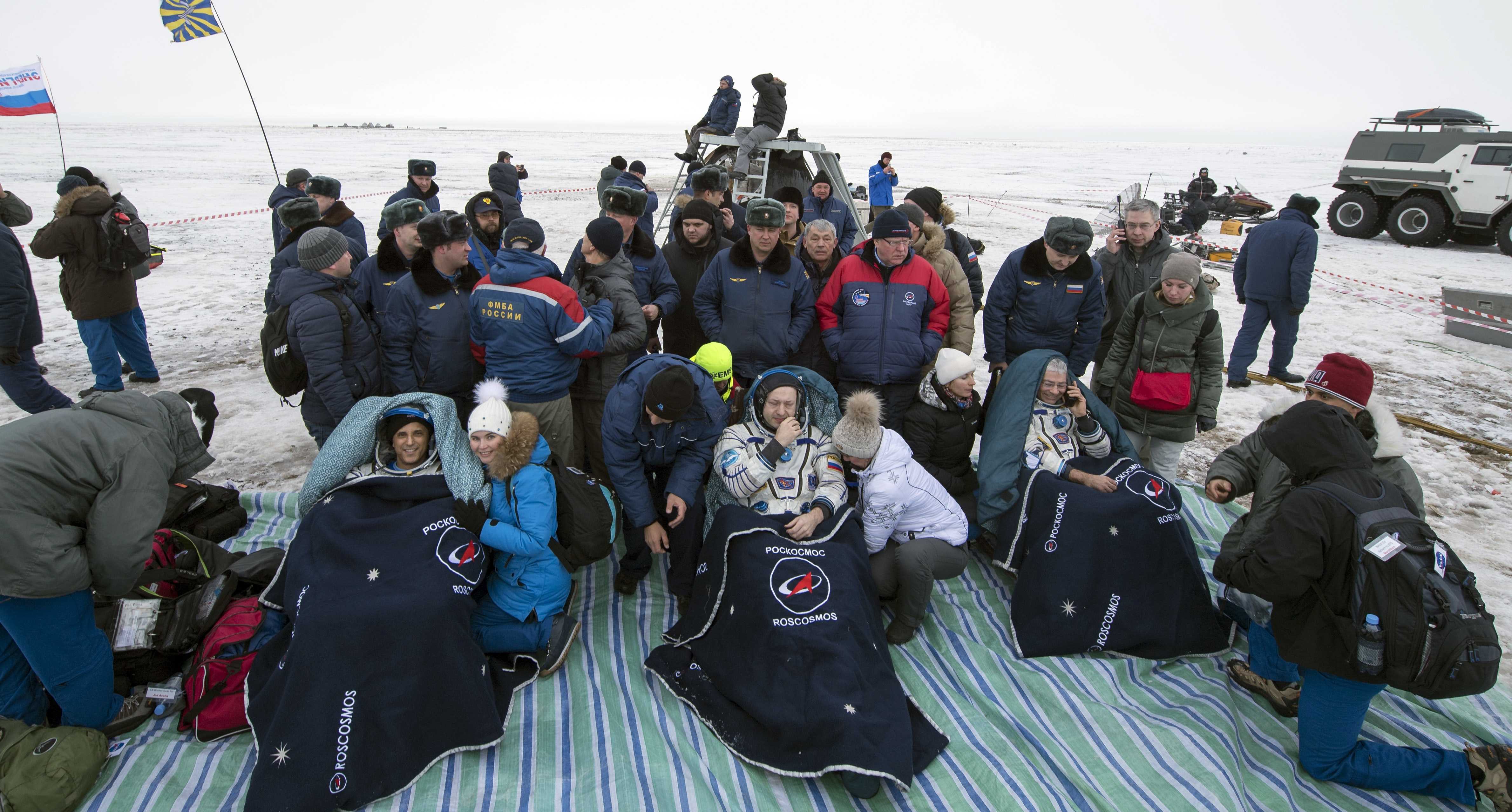 3 space station astronauts safely return to Earth
