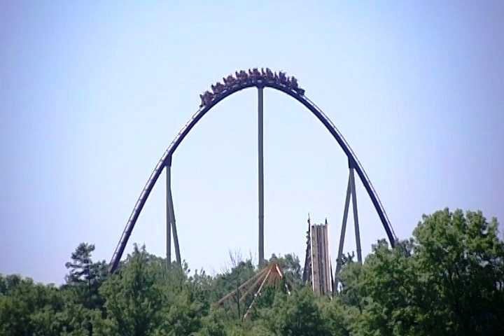 Amusement park riders stranded by power problems