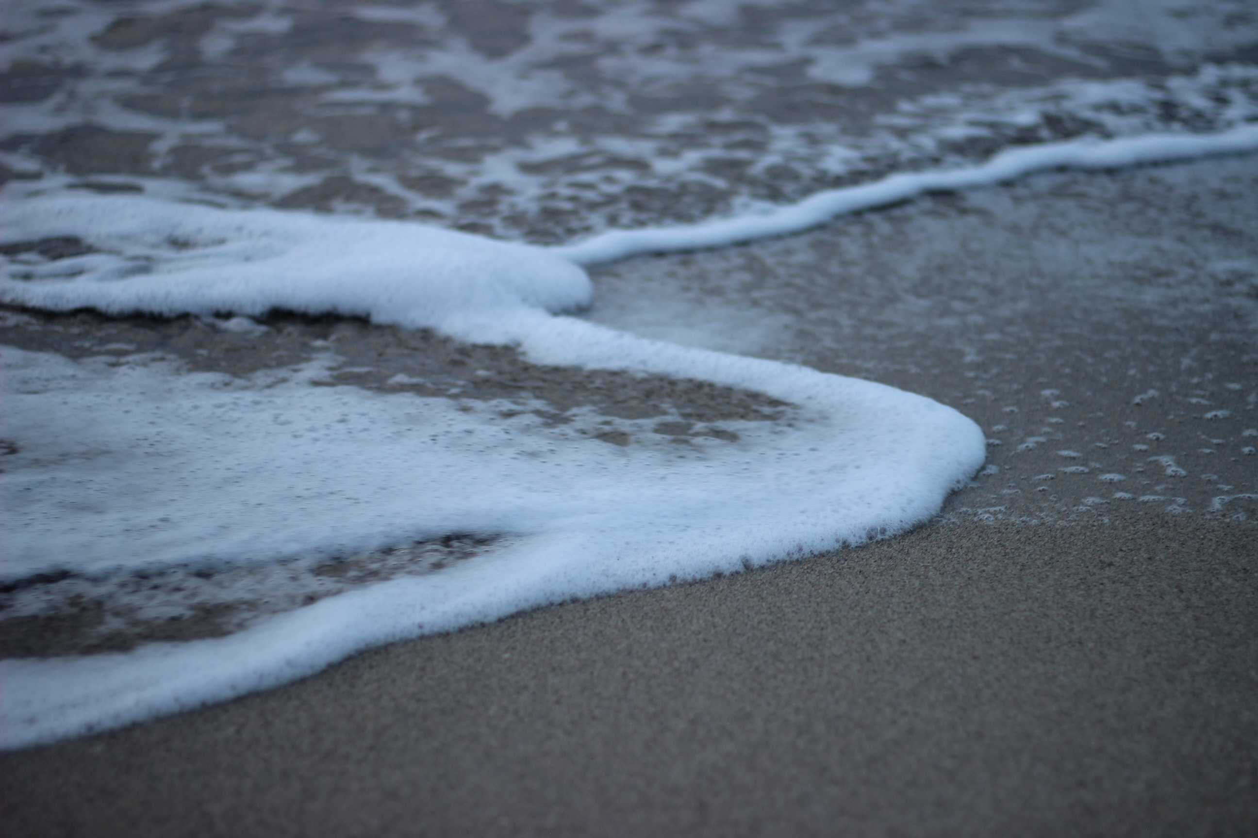 Couple finds worms in their feet after a beach vacation