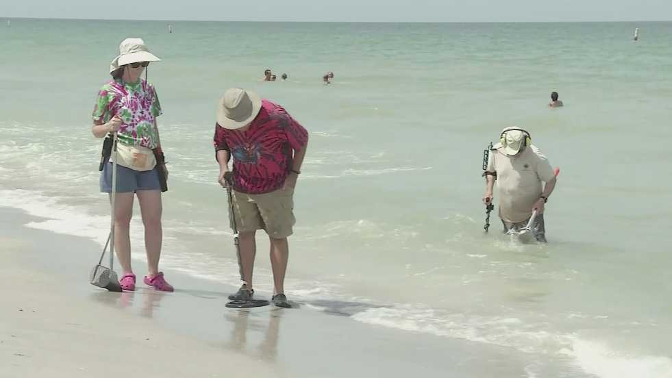 Man loses family heirloom near shore, gets help from beachcombers