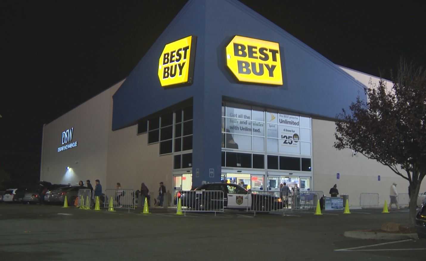 Some Sacramento shoppers told no blankets in Black Friday lines