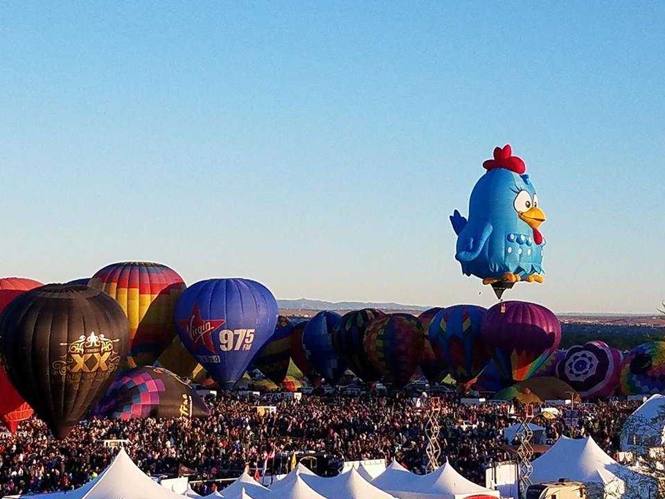 Incredible time-lapse video: Hot air balloon festival lifts off