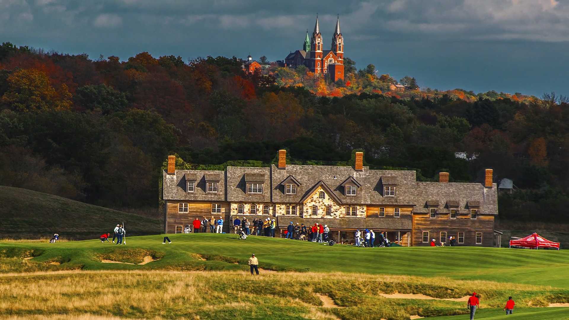 Photographer makes golf courses, not the players, the star