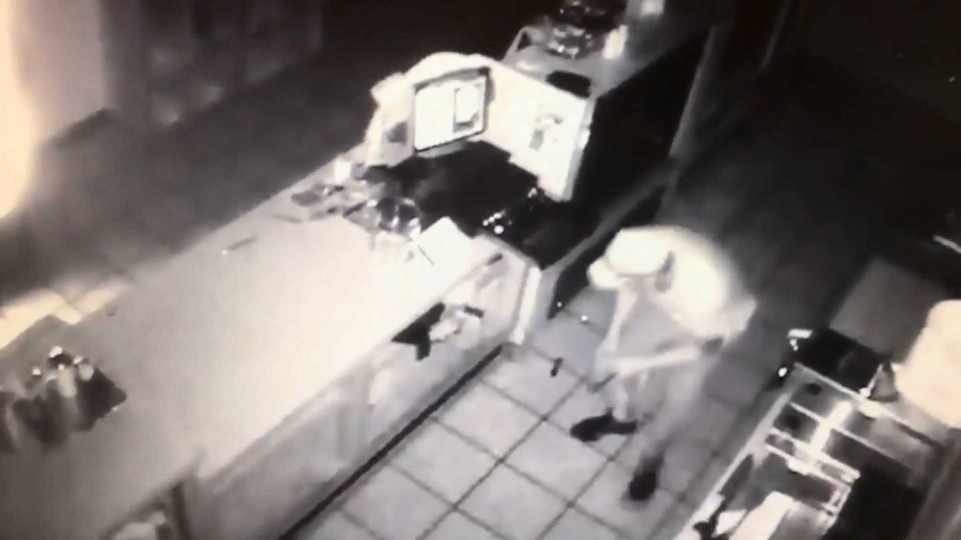 Thief forgets cash, grabs donuts