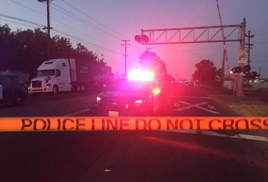 Pedestrian hit, killed by big rig in Sacramento