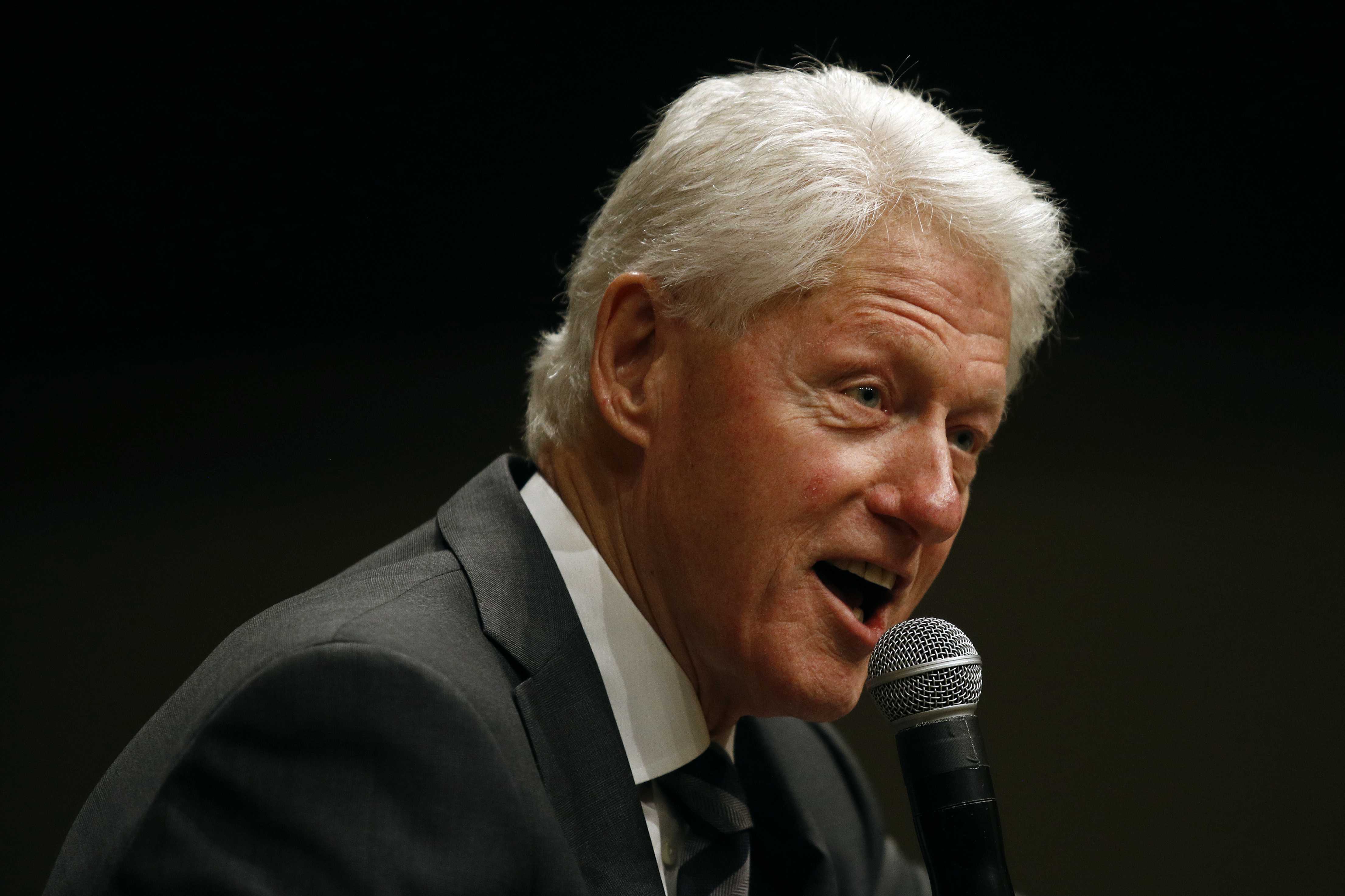 Bill Clinton denies accusations that foundation paid for daughter's wedding