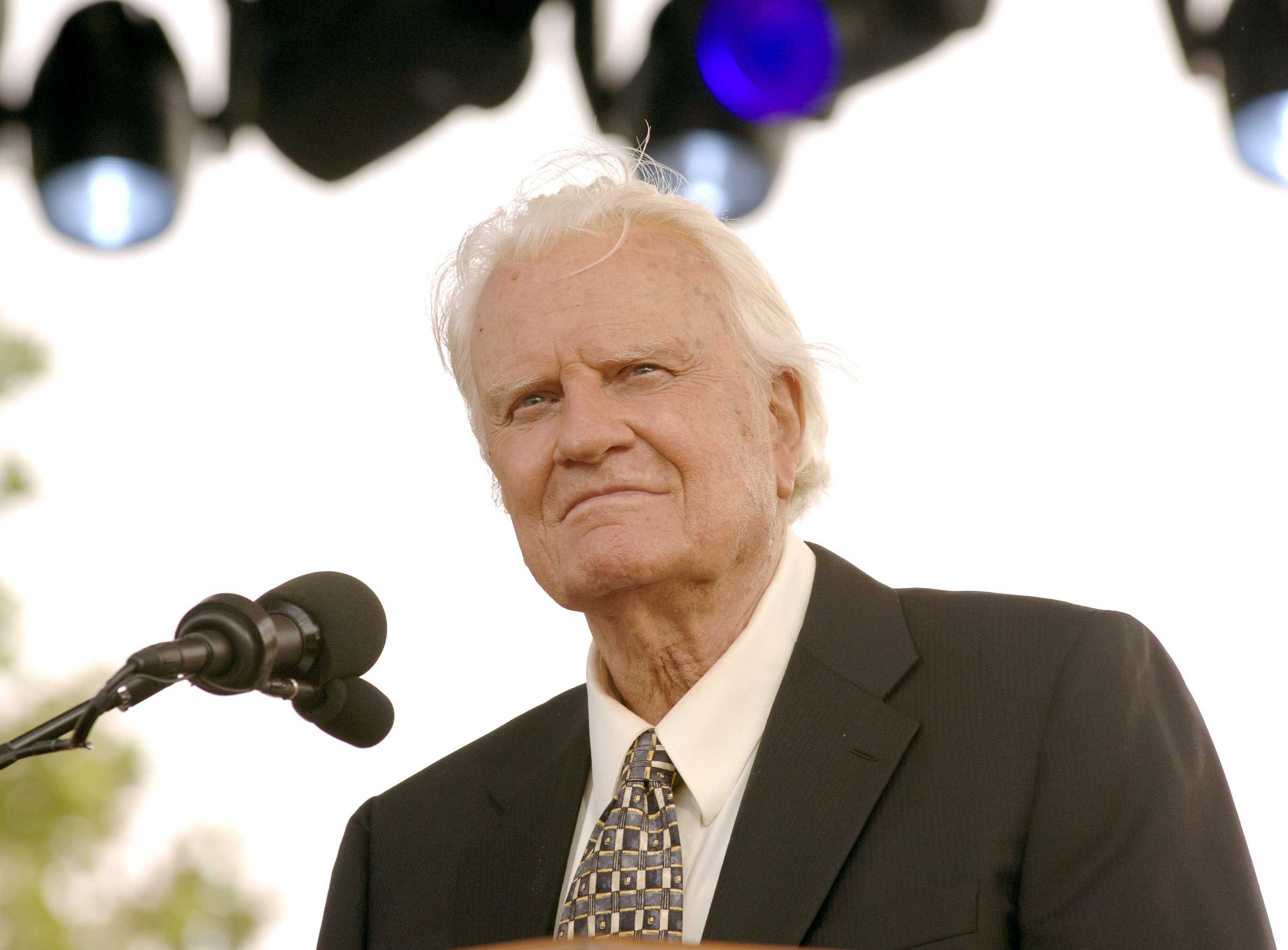 Mourners bid farewell to ‘America’s pastor’ Billy Graham