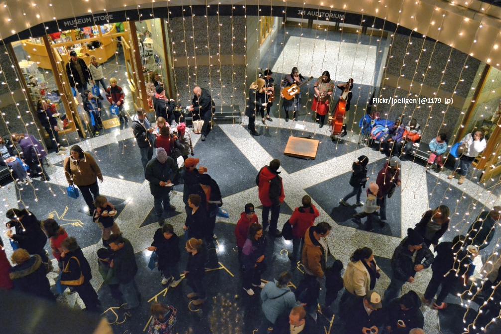 Black Friday 2017: 2,500 people in line at Mall of America