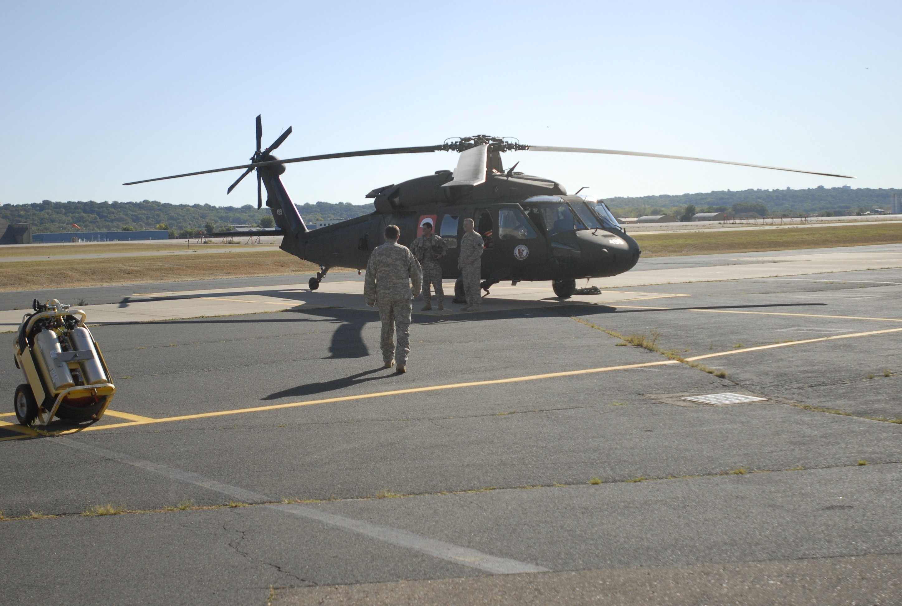 1 missing after Black Hawk helicopter crashes off coast of Yemen