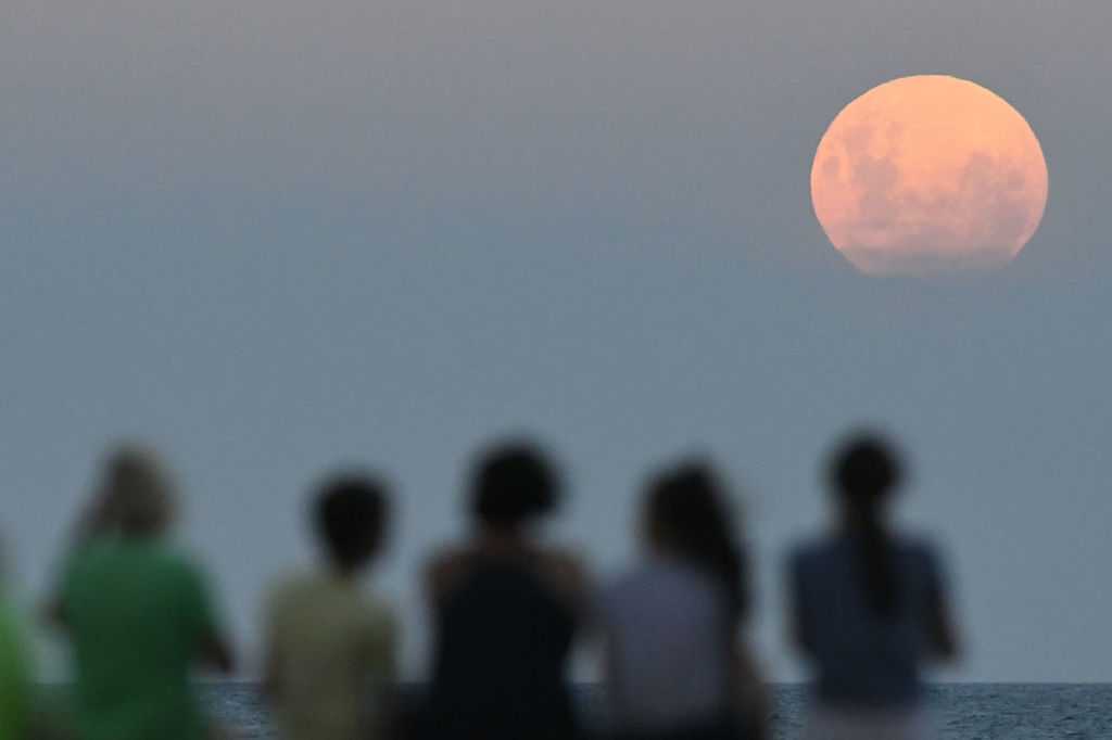 Lunar Showstopper: 1st super blue blood moon in 35 years