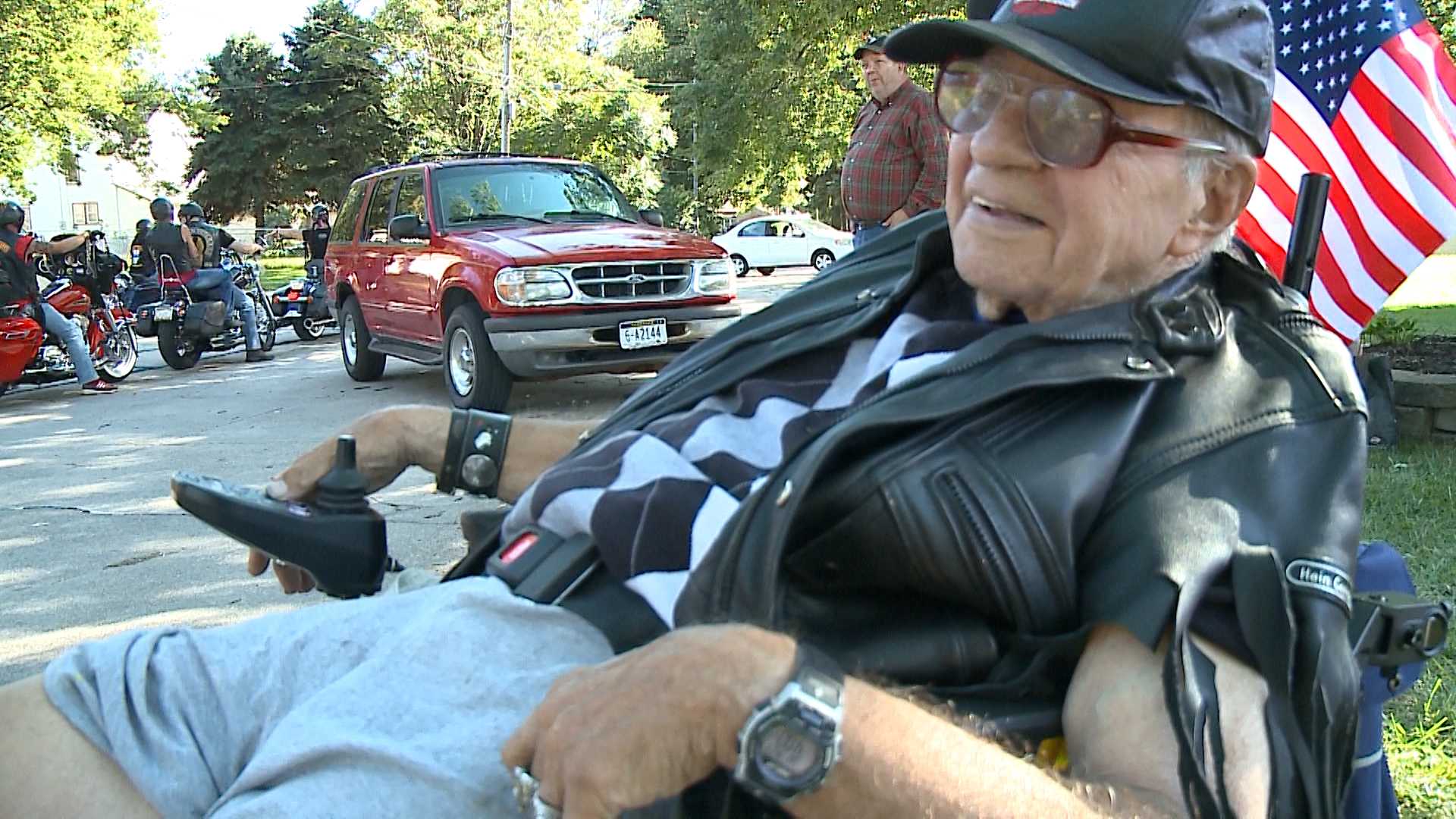 Bob's last ride: Hundreds of motorcyclists surprise veteran to fulfill final wish