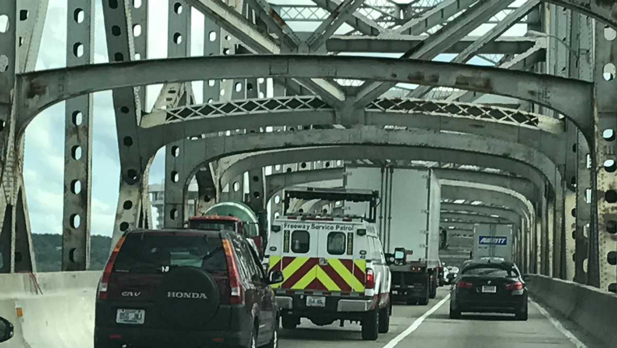 Cincinnati's summer of traffic jams slows holiday travelers - WLWT Cincinnati