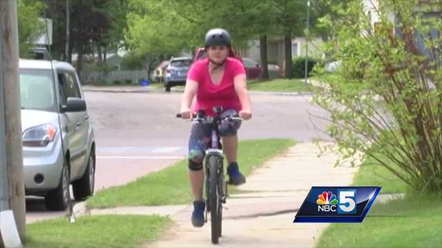 Police officer goes 'above and beyond' after teen's faulty bike causes crash