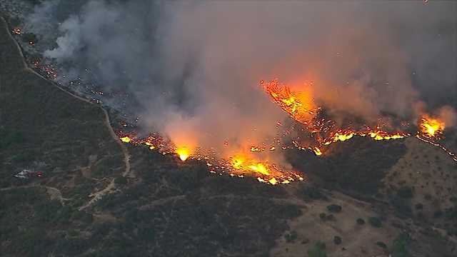 California wildfire reaches giant sequoia grove