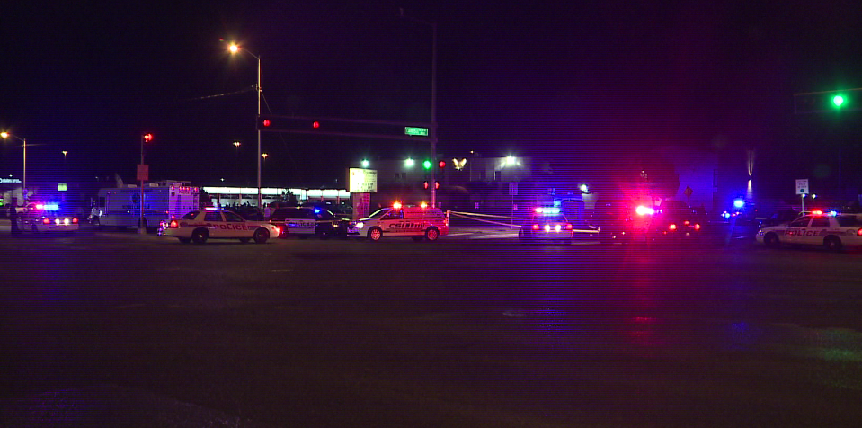 2 shot dead in Albuquerque parking lot