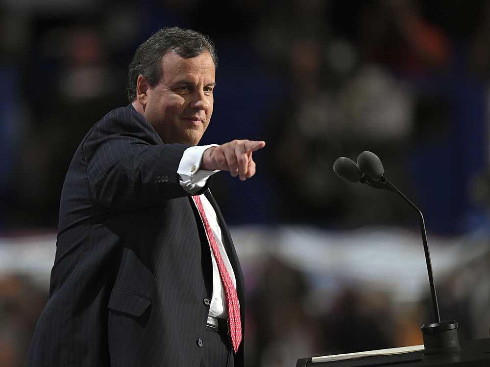 Christie calls Cruz 'disgusting' over hurricane relief