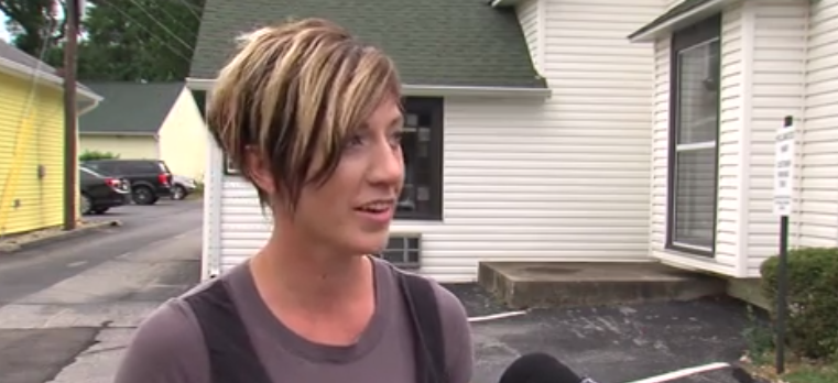 Good Samaritan confronts woman violently beating child