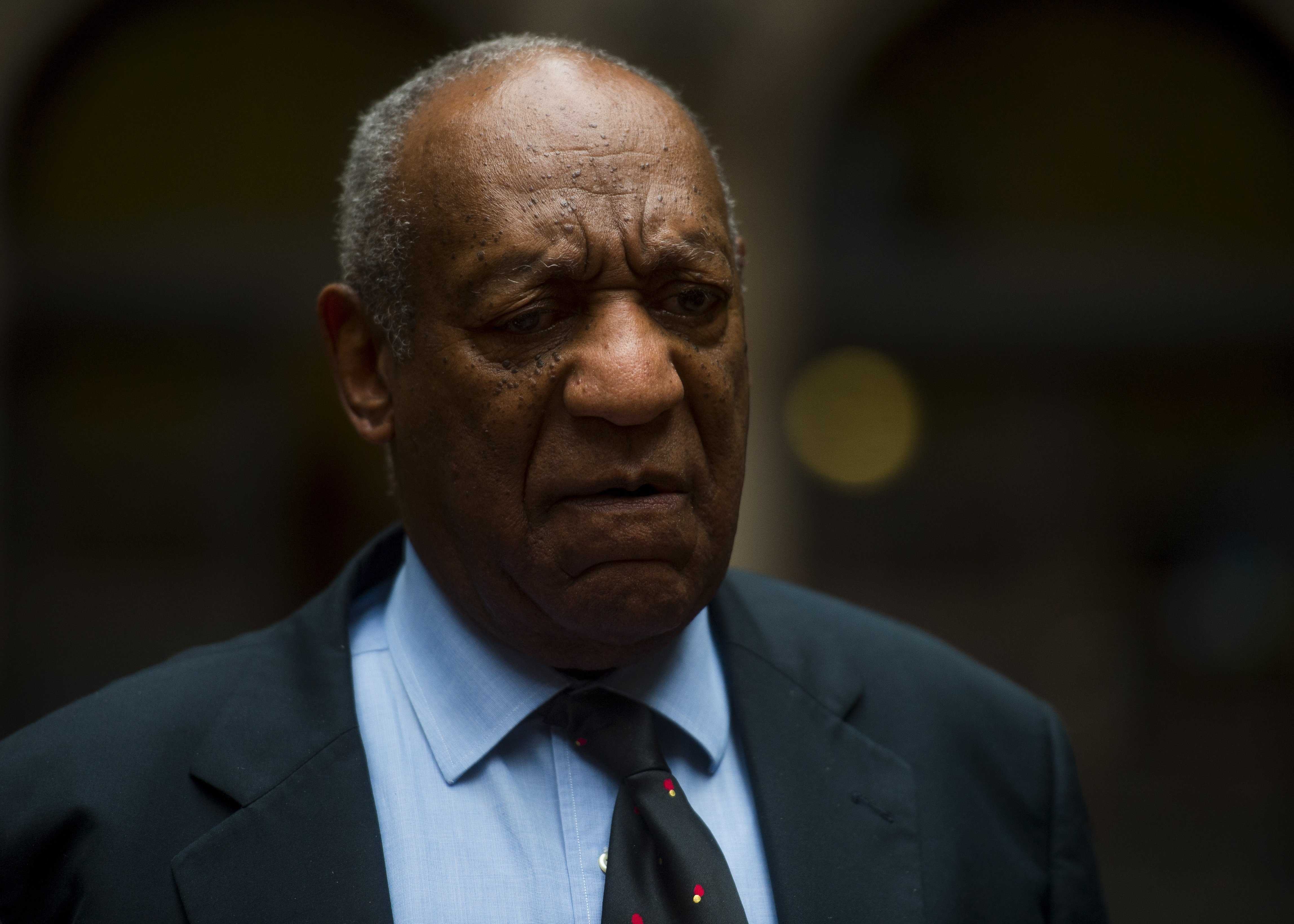 Cosby's wife assails judge, prosecutors in statement