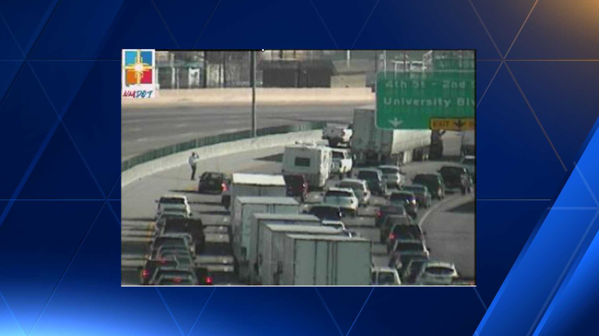 Fatal crash closes I-40 at 6th Street