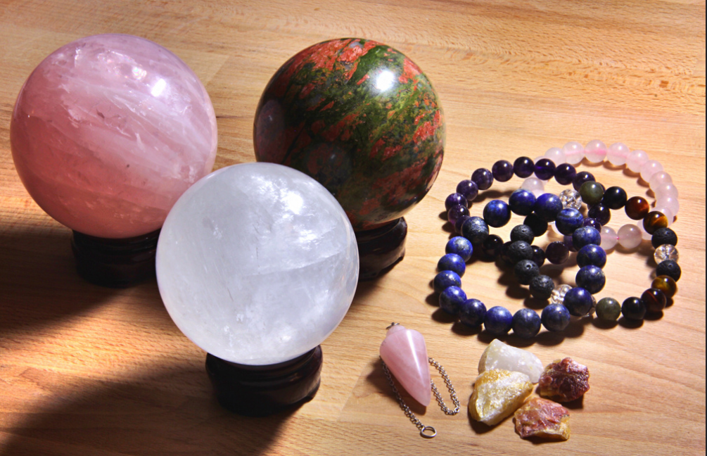 Psychic convicted of scamming customers out of millions arrested...again