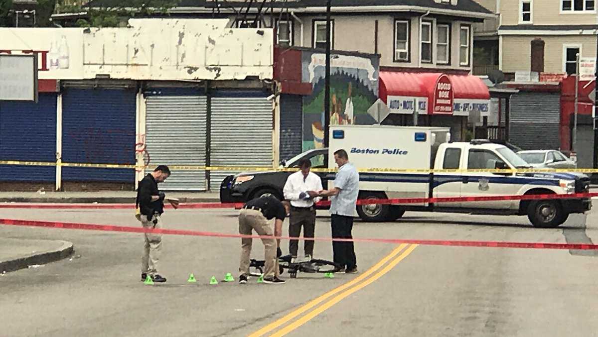 Earlymorning stabbing in Boston turns fatal