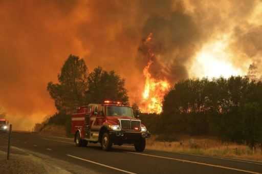 5,000 evacuated as wildfire encroaches on town of Mariposa