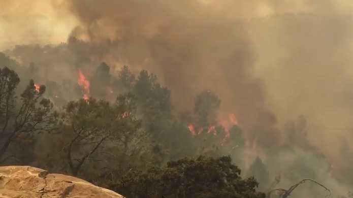 Entire town evacuated due to 19,600-acre Mariposa County fire