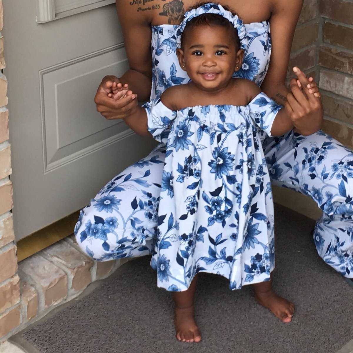 This mom made a matching mommy-daughter outfit out of bed sheets, and it's so adorable