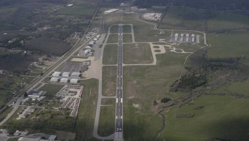Plane makes emergency landing at Drake Field