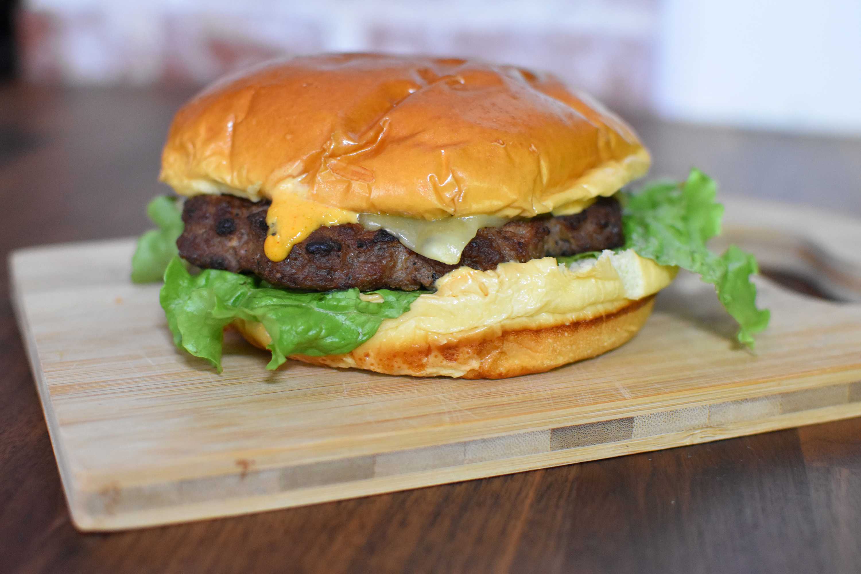 I drove 30 minutes to try Costco's burger and here's the deal