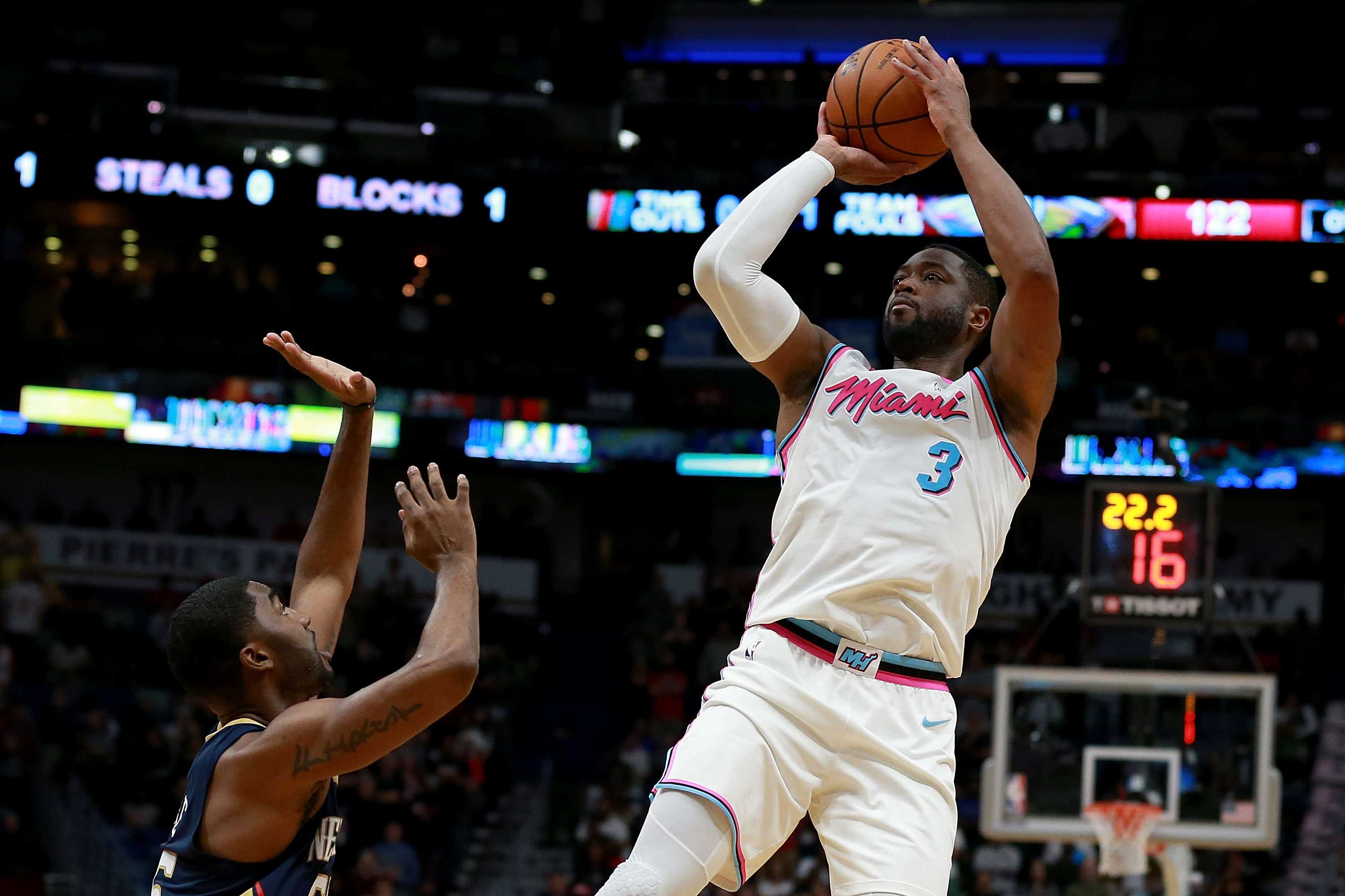 Dwyane Wade gives special jersey to family of slain Florida student