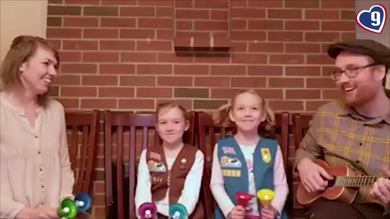 Girl Scouts deliver cute, clever cookie sales pitch