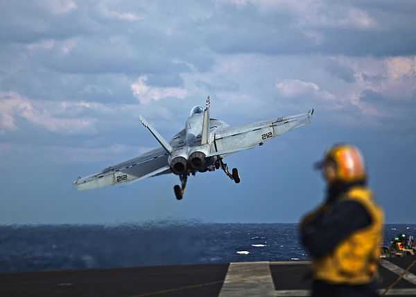 Pilot ejects, escapes injury as US fighter jet crash lands in Bahrain