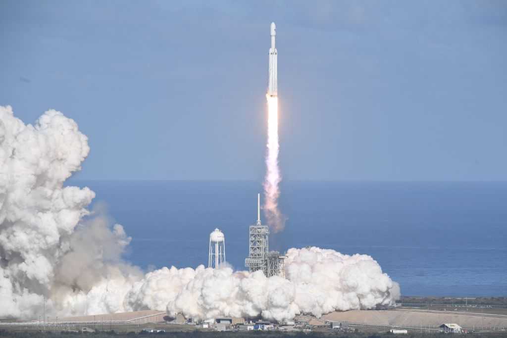SpaceX's powerful Falcon Heavy rocket soars in the sky