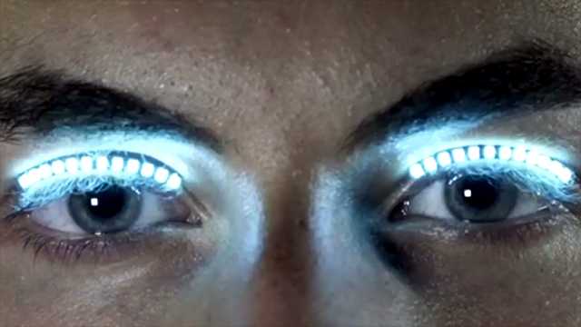 Fashion LED lashes concern some eye doctors