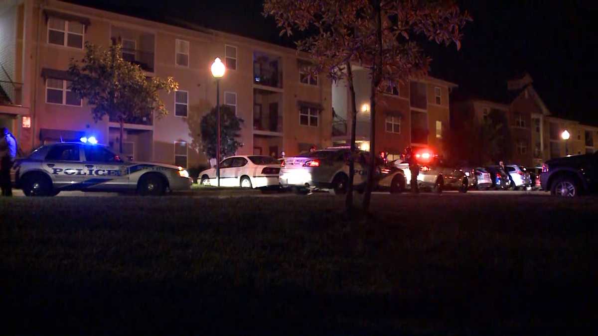 17-year-old boy shot to death at Louisville apartment complex