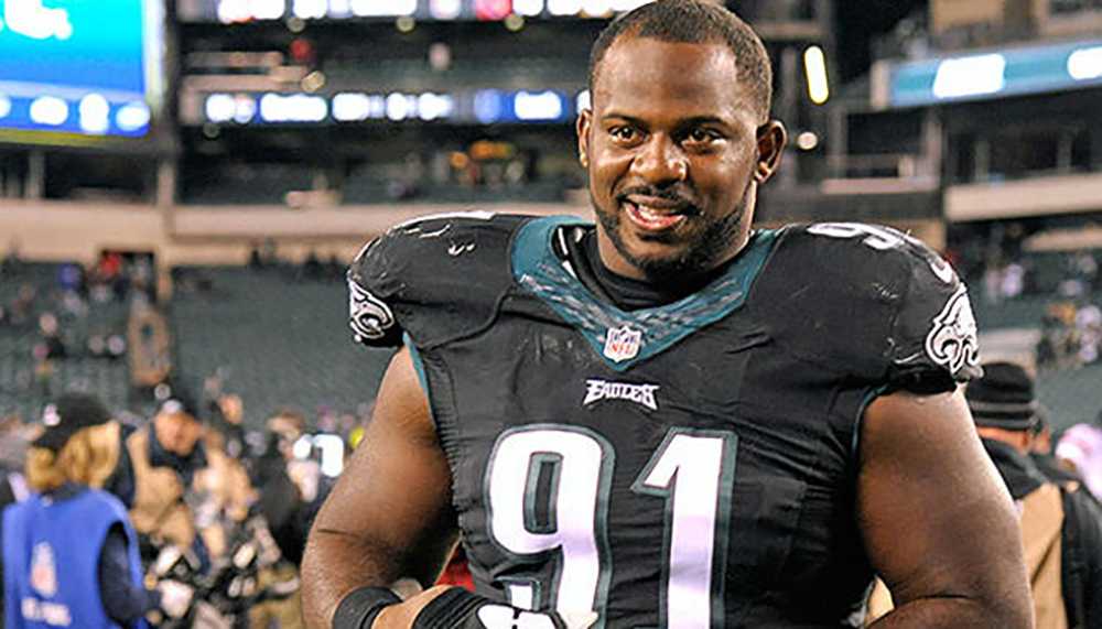 Man sues Eagles' tackle Fletcher Cox for seducing his wife