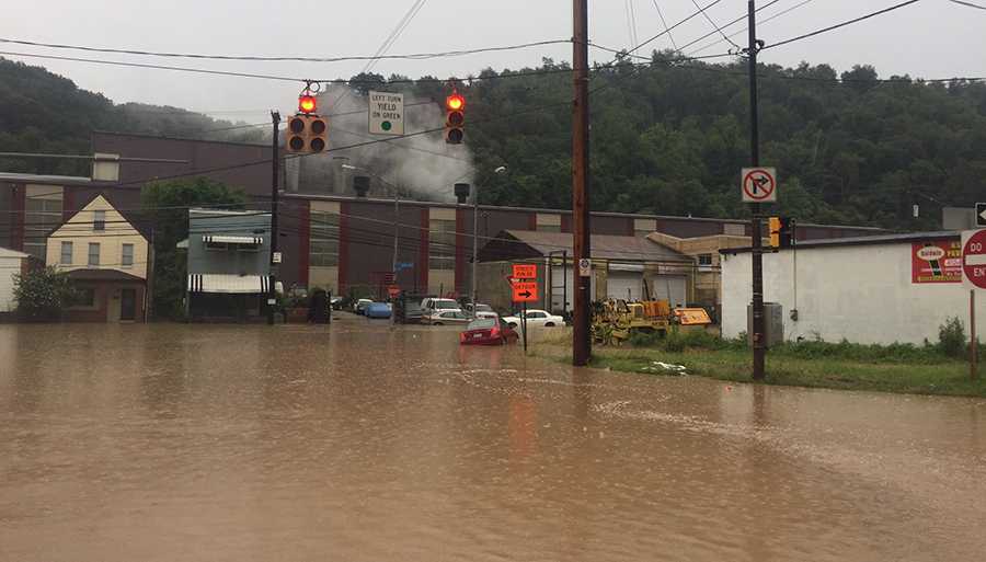 Flash flooding quickly fills streets with water in Baldwin area