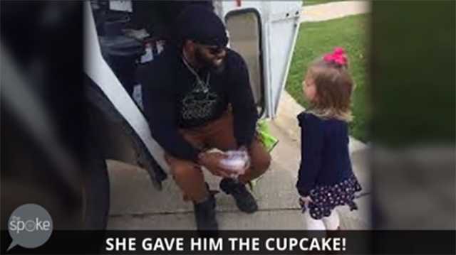 Little girl gives her garbage man a cupcake, melts all our hearts