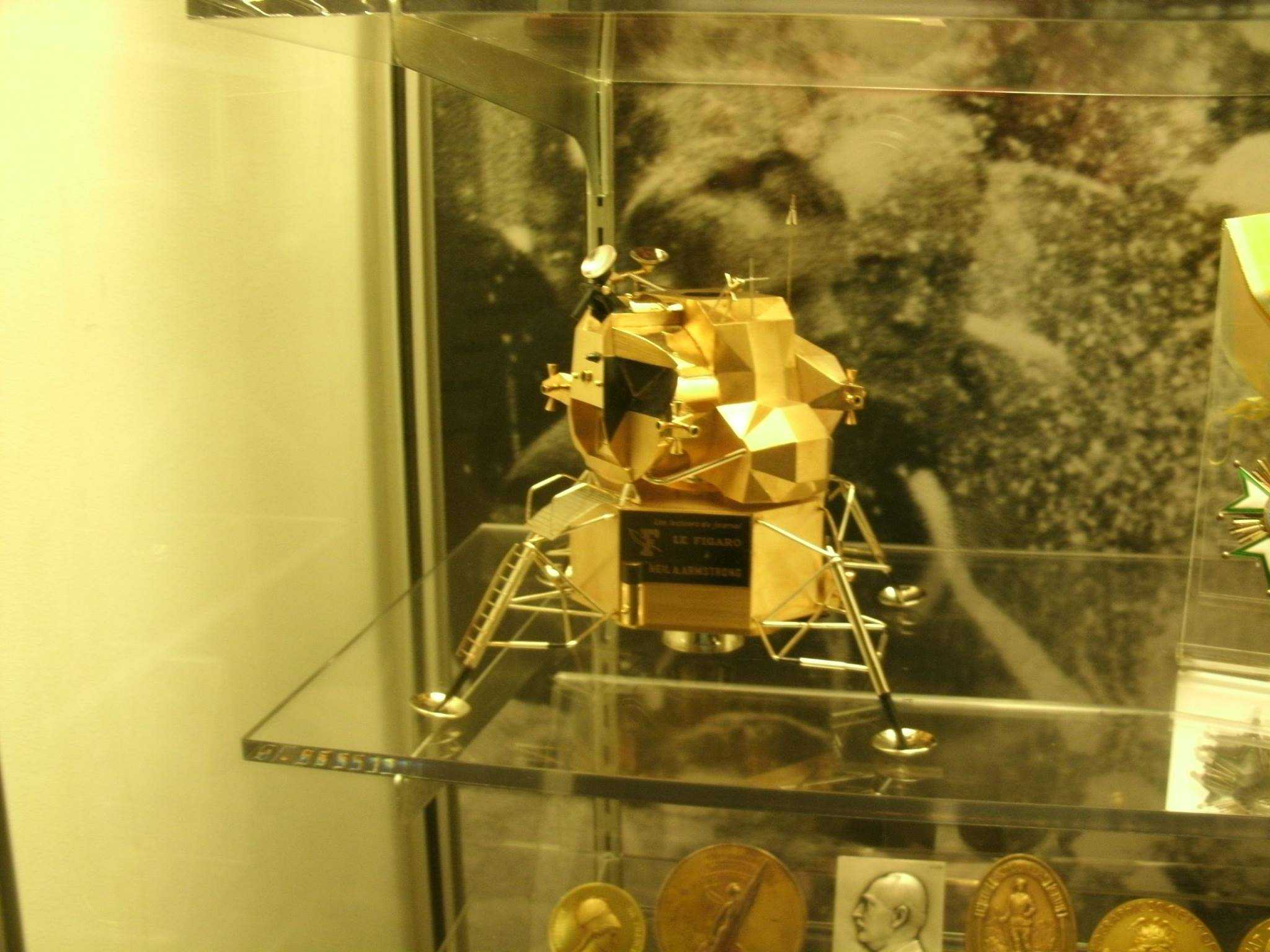 Gold lunar module stolen from Neil Armstrong museum