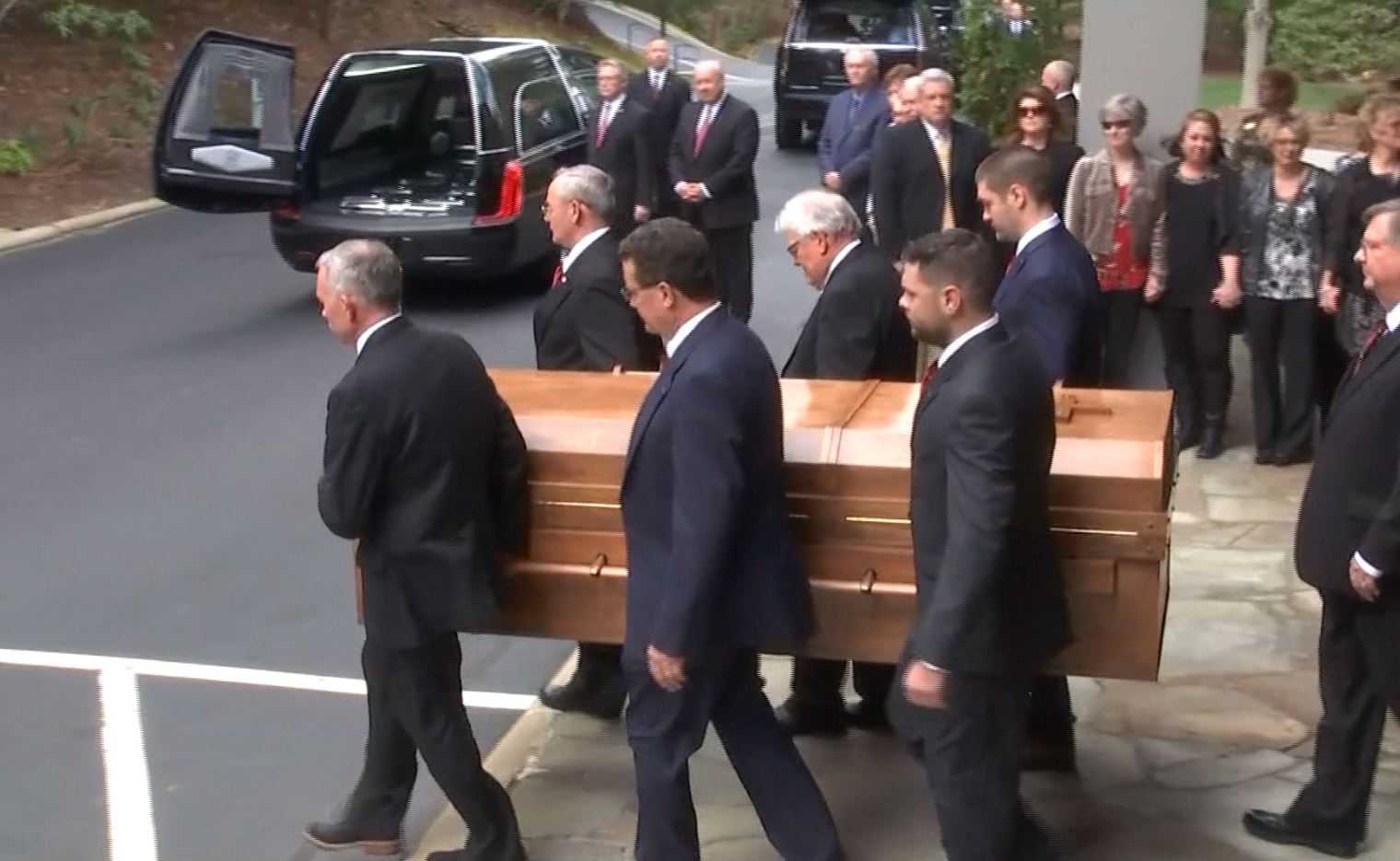 Billy Graham's body making 130-mile journey from mountains to Charlotte