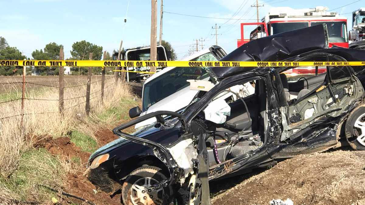 Man killed in 3vehicle Elk Grove crash