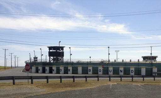 Mattis visits troops at Guantanamo Bay