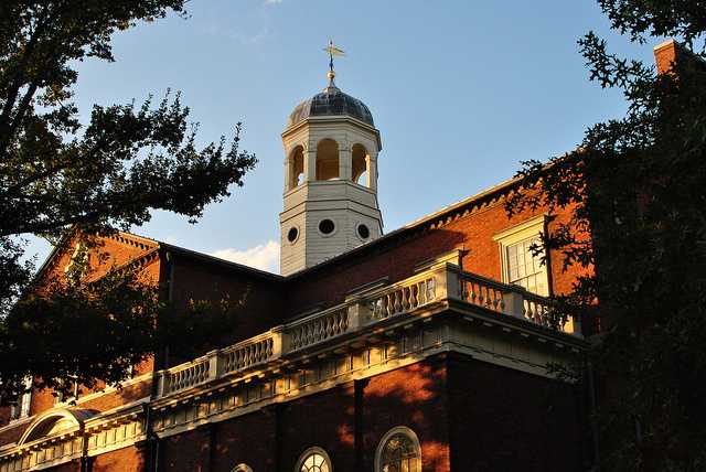 Harvard proposal would ban fraternities and sororities