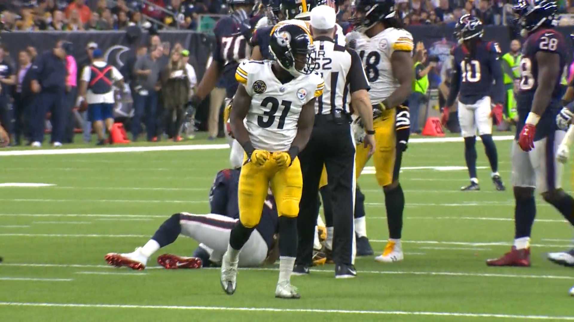 #Steelers sign 12 players to new contracts after season ends