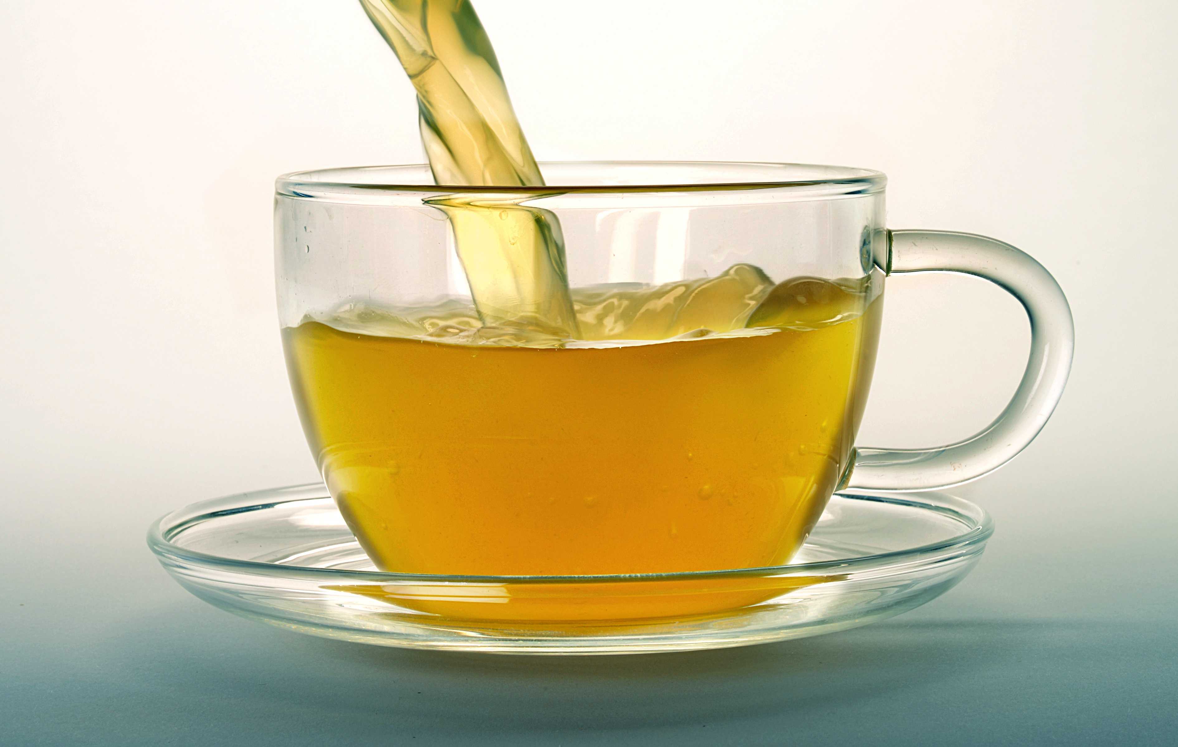 Hot Tea Promotes Esophageal Cancer in Heavy Smokers and Drinkers Hot Tea Promotes Esophageal Cancer in Heavy Smokers and Drinkers