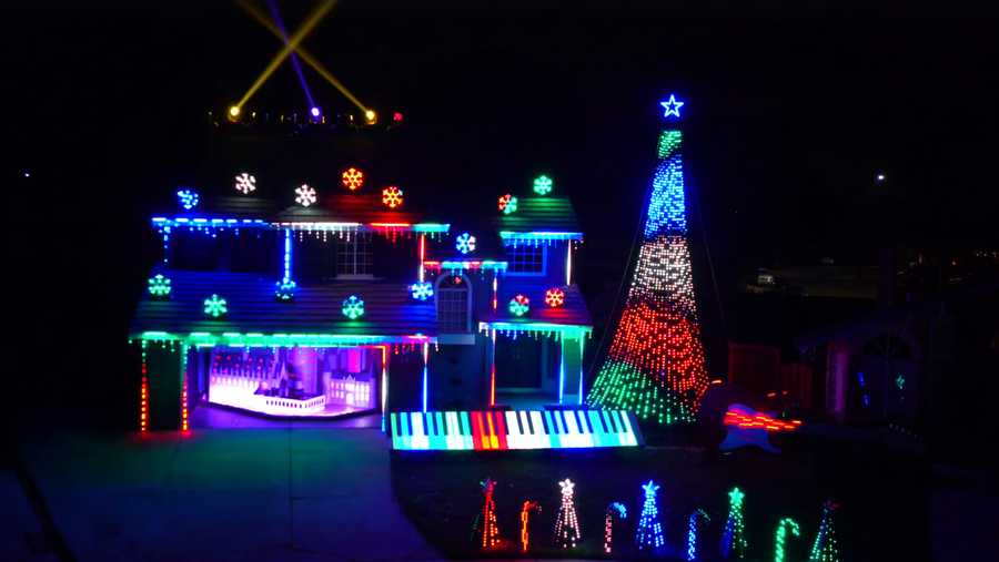 Tracy man adds extra magic to Christmas lights display