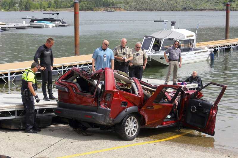 Police: Idaho mom intentionally drove off 50-foot cliff with 3 kids