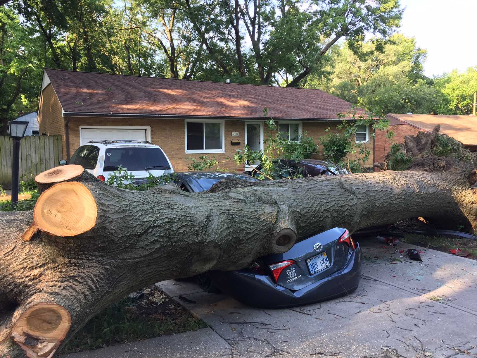 Storms knock out power to several homes in Missouri and IL Storms knock out power to several homes in Missouri and IL